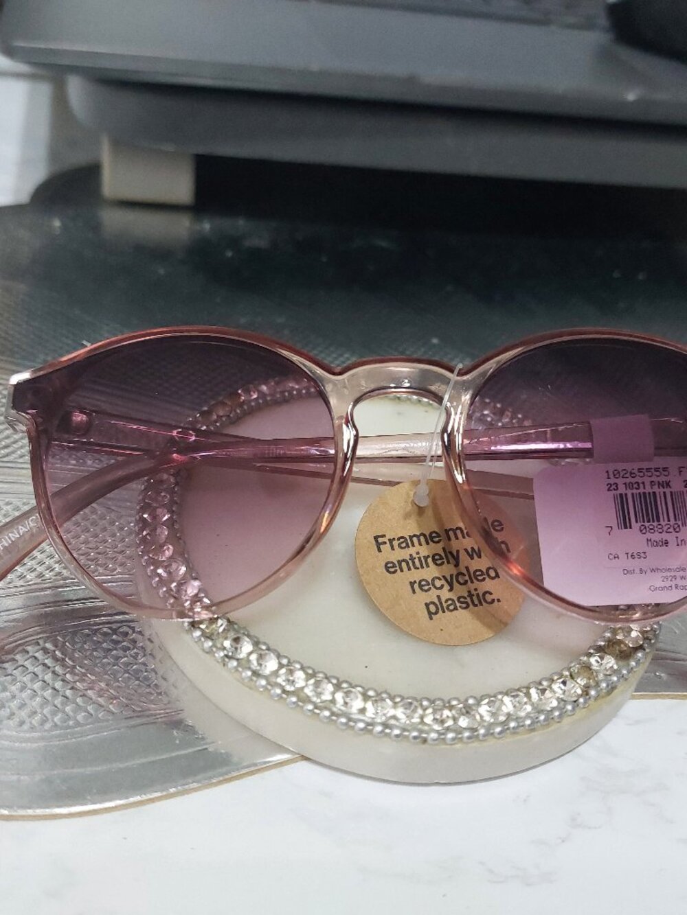 Ophelia Roe Sunglasses SR0823 Clear All Around Easy Slip On Fits Cool Shades